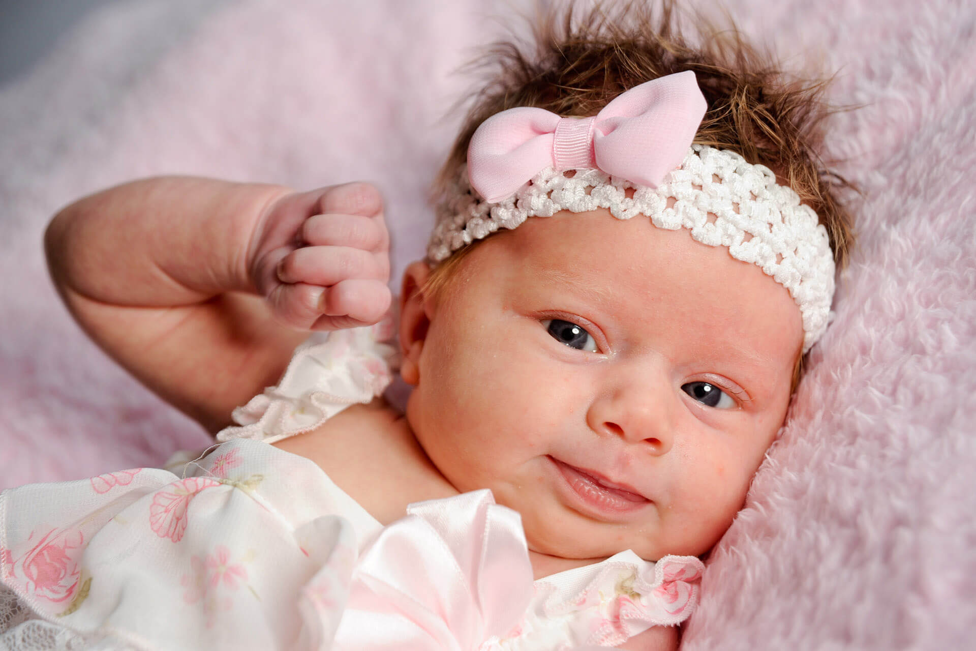 Best Detroit infant photographer takes personality filled newborn lifestyle photos in metro Detroit, Michigan.