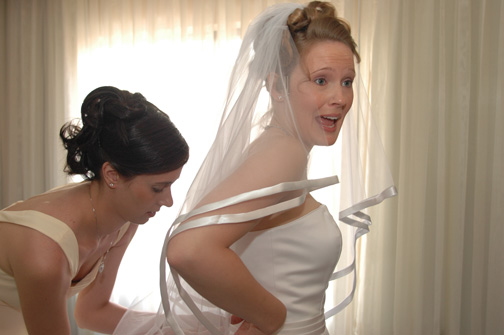 MI wedding photojournalist captures spontaneous moments during wedding ceremony