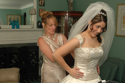 Michigan wedding photography gets great bridal portraits