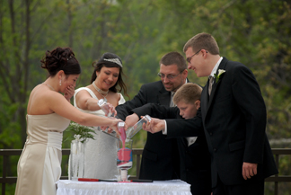 MI wedding photographer provides tons of wedding tips